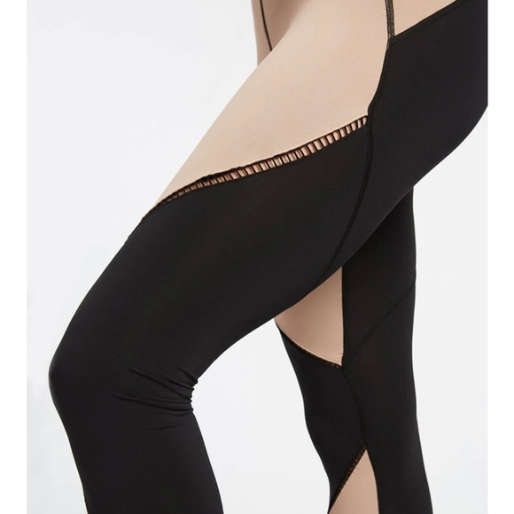 MICHI Axial Nude Pink/Black Leggings Size Small - Picture 6 of 8